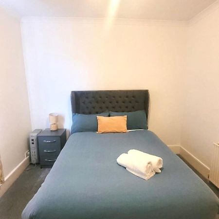 Two Bedroom Flat In London Exterior foto